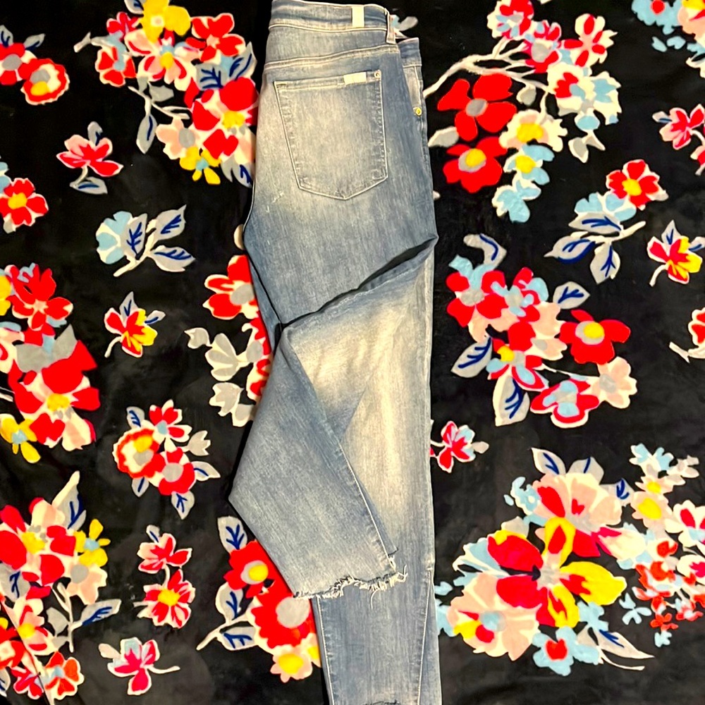 7 For All Mankind-Women’s Size 31-Relaxed Skinny Jeans